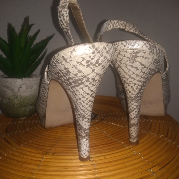 Carlos Santana - Elise- snakeskin heeled slingback - Picture 5 of 7